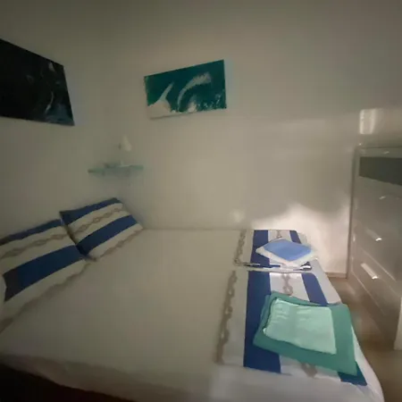 Anisa Apartament *